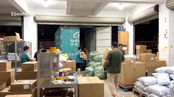 Chinese warehouse staff loading parcels before Golden Week 2026 shipping delays hit